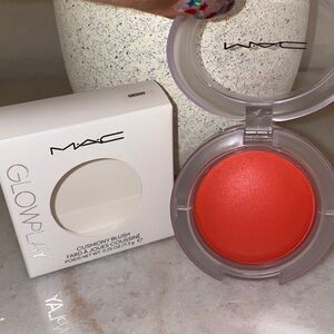 NEW! MAC Glowplay cushiony blush in shade GROOVY ✨